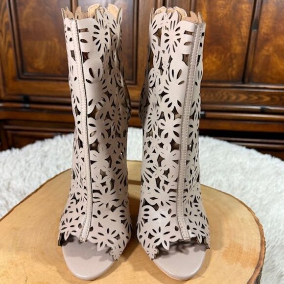NWOT Beast Fashion Sand Faux Leather Floral Laser Cut Open Toe Back Zip Bootie - Picture 7 of 14